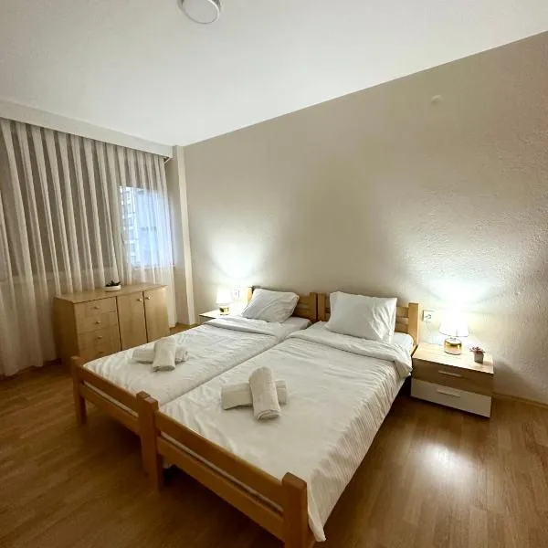 Lakeside apartment, hotel in Struga