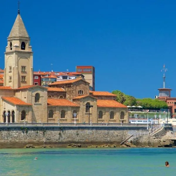 Viesnīca Alojamiento Playa de Gijón pilsētā Hihona