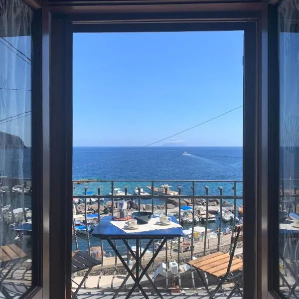 Il Balcone sul molo di Malfa, hotel v destinaci Malfa