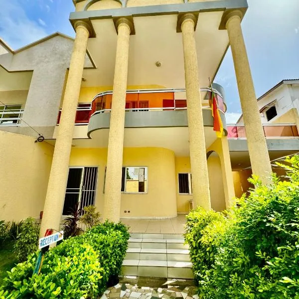 Guesthouse Cocotiers Cotonou、コトヌーのホテル