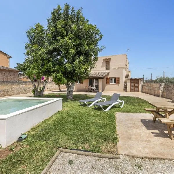 Es Cos, hotel v destinaci Algaida