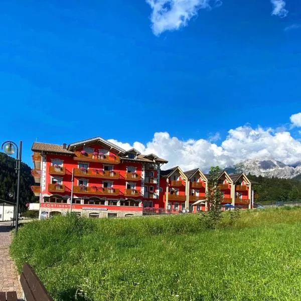 Hotel Continental – hotel w Andole