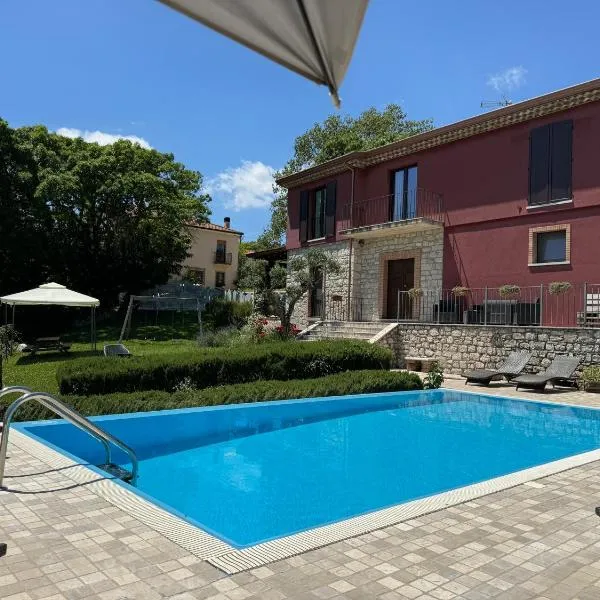 Antico borgo Rinaldi, hotel v destinaci Circello