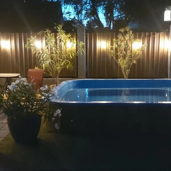 Jókai Vendégház、エゲルサロークのホテル