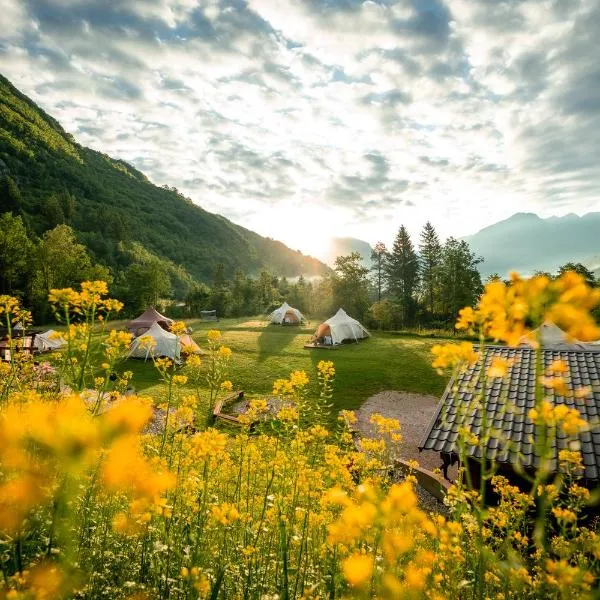 Glamping Gozdna Jasa、ボヴェツのホテル