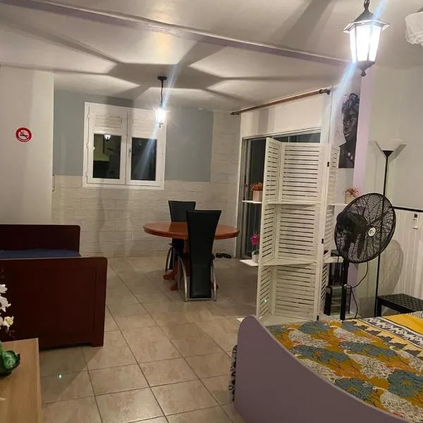 Résidence cannelle, hotel in Les Trois-Îlets