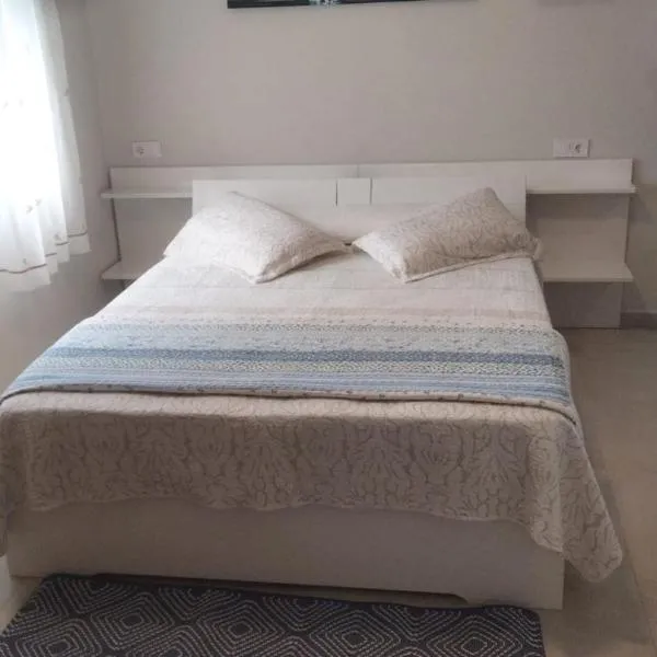 Apartamentos La Fuente Ribadeo, hotel v destinaci Ribadeo