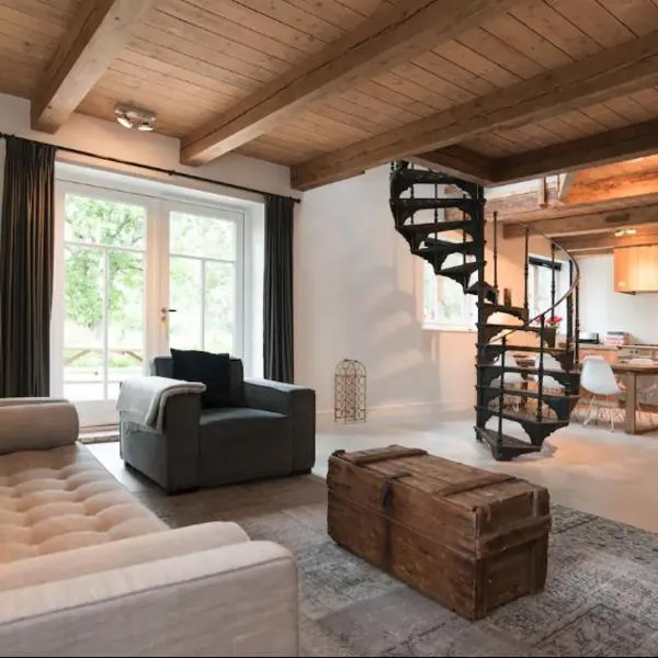 Beautiful House in The Middle of Nature, hotel in Abcoude