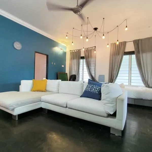 Getaway Hometsay Neaby Beach batu Ferringghi 4BR for 15px, hotel v destinaci Tanjung Bungah