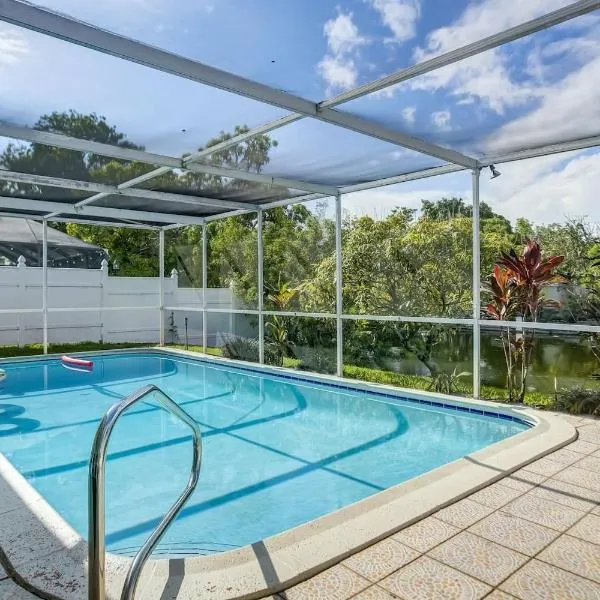 Sunrise Family Oasis Pool Lake Canal Views, hotel em Sunrise