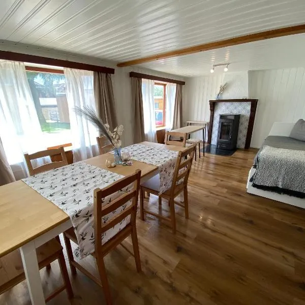 Cozy 2-Bedroom Bungalow、Unterseenのホテル