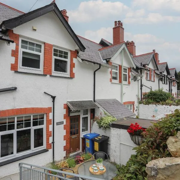 2 Cae Glas, hotel in Penmaen-mawr