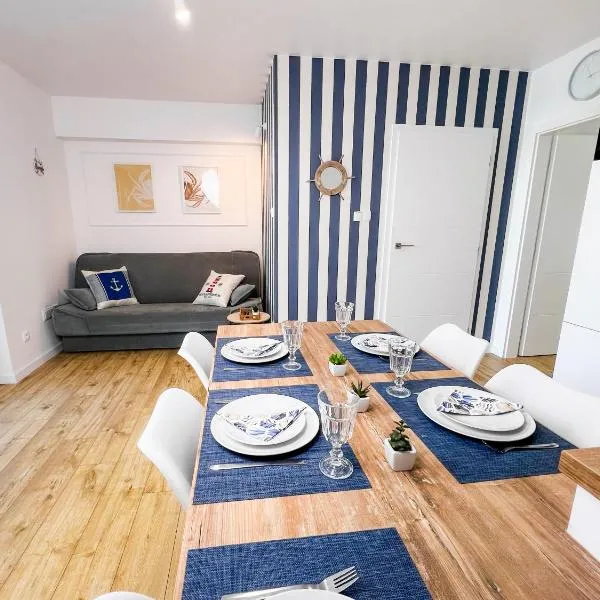 APARTAMENT 15B BLUE MARINE BASEN BRODZIKI PLAC ZABAW the BEST OF PODDĄBIE przy plaż, khách sạn ở Poddąbie