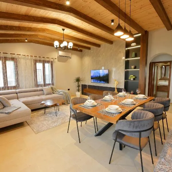 White Pearl Villa, hotel v destinaci Shirokë