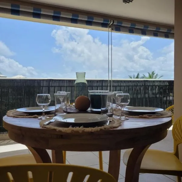Le Soleil Bleu au Gosier- Grande terrasse - Citerne d'eau - Parking privé, готель у місті Ле-Гозьє