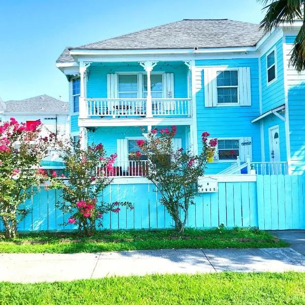 CasaAzul-2605B-Pleasure Pier & Beach a block away- 3BED 2Bath 7 Beds- 7 Minutes to Cruise Terminal, hotel v destinaci Galveston