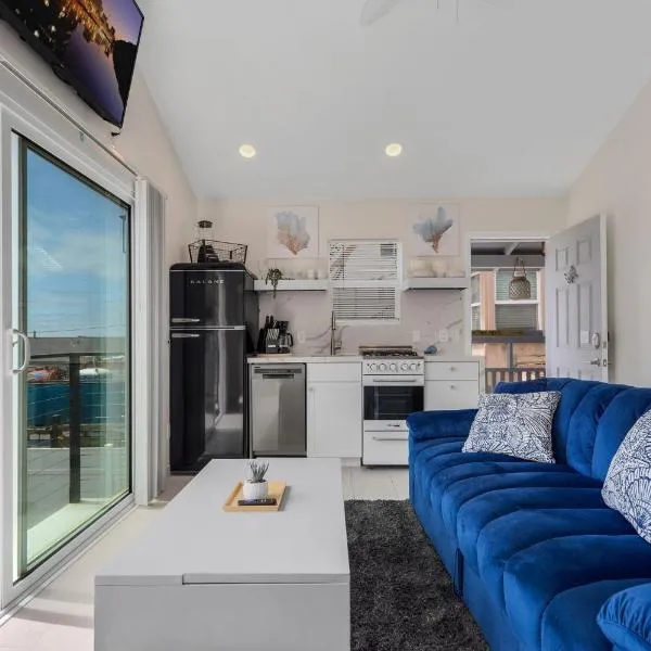 The Strand Beachfront Retreat - 2BD Ocean View Condo, Sleeps 6، فندق في أوشن سايد