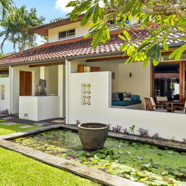 Surya Beachfront Villa, hotel v destinaci Port Douglas