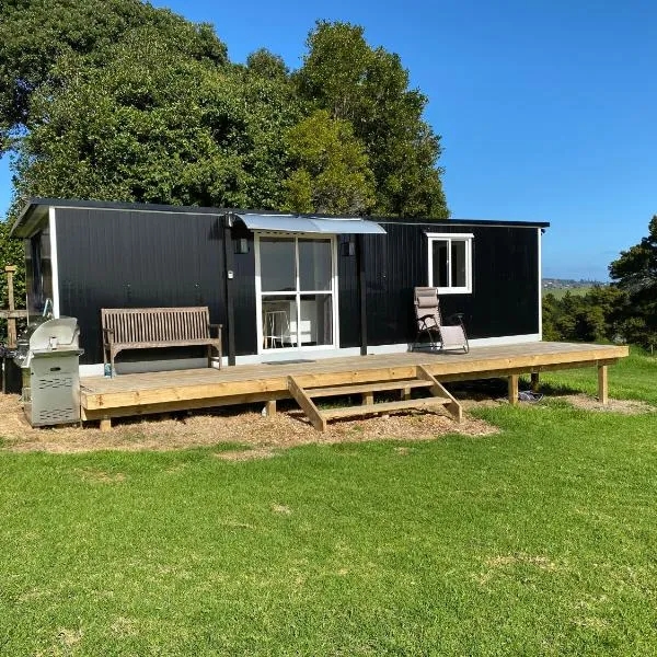 One bedroom Cabin 5min to Puke Towncentre, hotel v destinaci Pukekohe East