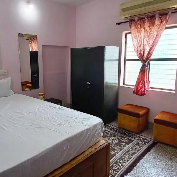 THUBE Saheb B&B: Jabalpur şehrinde bir otel