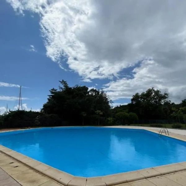 Bord de mer avec piscine Type 2, hotel in Santa-Maria-Poggio