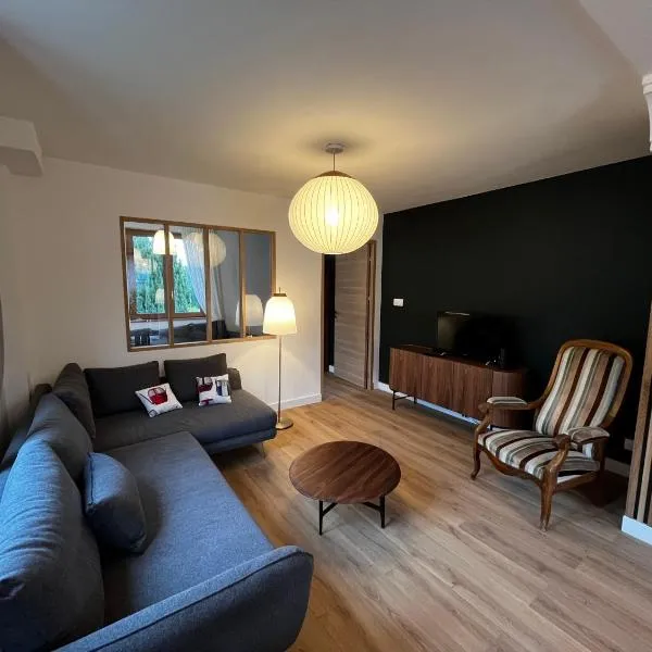 Villa du Lys Bagnères de Luchon, hotel v destinaci Luchon