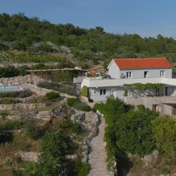 B&B On The Rocks, hotel v destinácii Blizna Donja