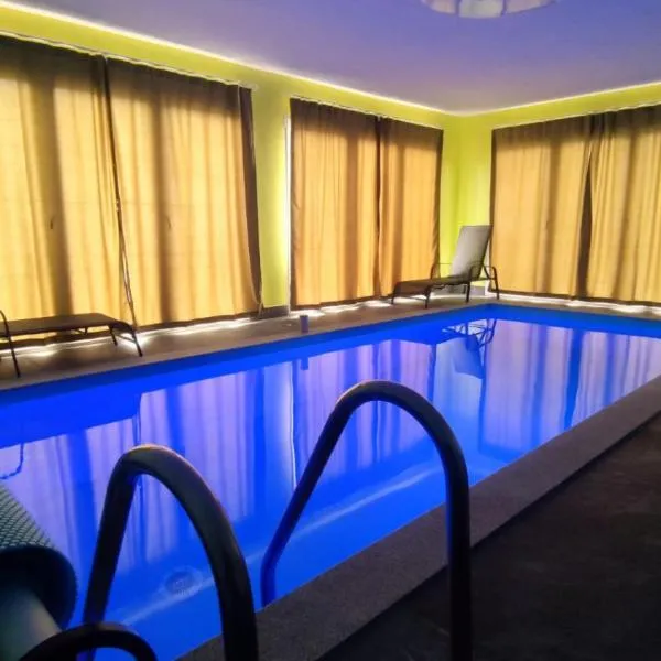 Beverly Hills SPA Pool House, hôtel à Donji Podgradci