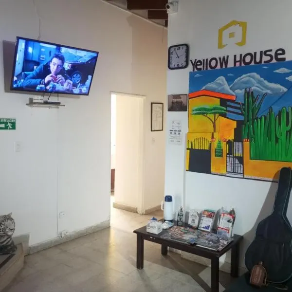 Yellow House Hostel, Hotel in Medellín