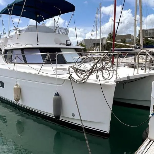 Expérience unique sur un bateau, hotel v destinaci Le Gosier