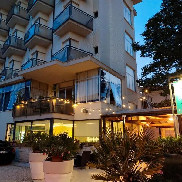 金色玫瑰酒店，里米尼的飯店