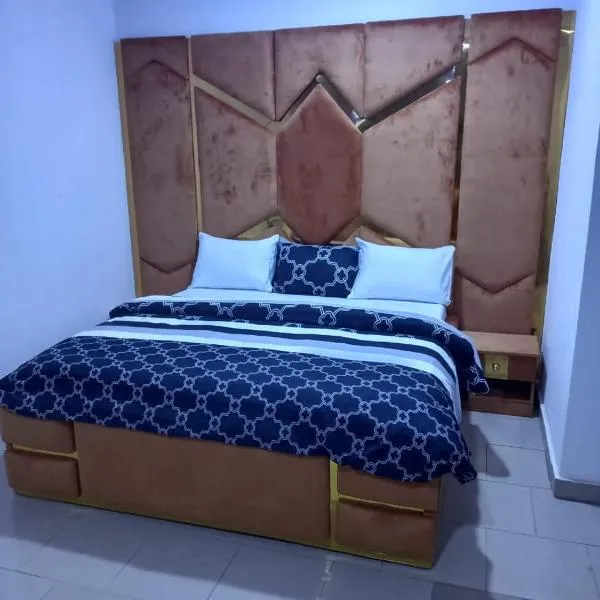 Mega Pavilion Apartment Gwarinpa, hotel v destinaci Gwarinpa