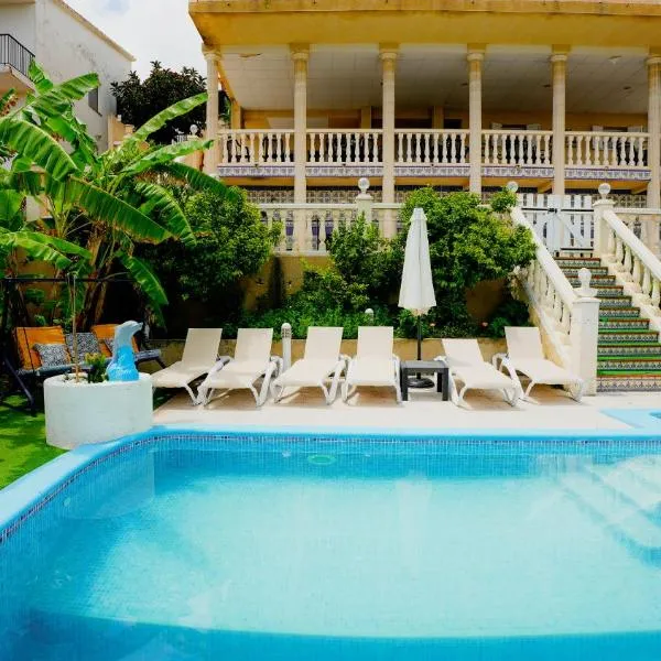 La Casa de Mima, hotel v destinaci Cubelles