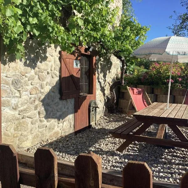 Gîte Le Tilleul 1* – hotel w mieście Fouillouse