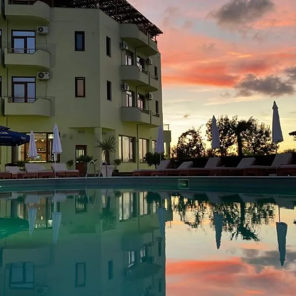 PARADISE Laguna Vain โรงแรมในเลเจอ