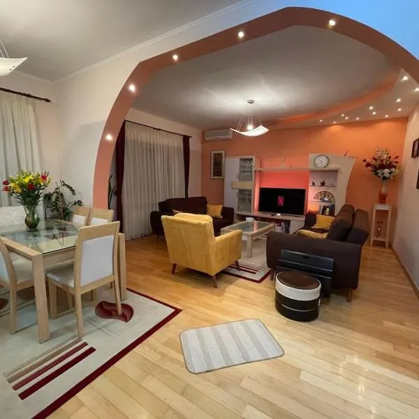 Zee's Lux Central Spot, hotel a Skopje