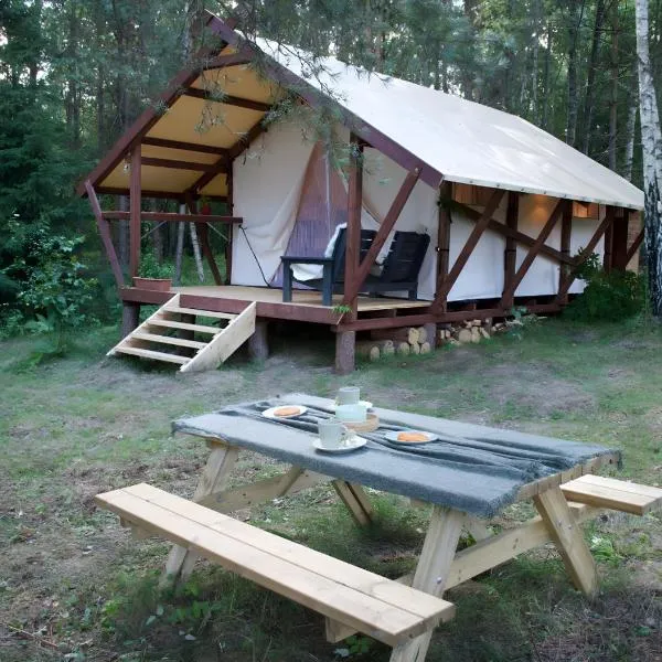 Glempings Eglenieki, hotel in Almale