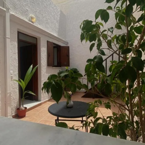 Isola Studio 1, hotel em Rodes