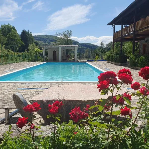 Etno Selo VRELO & Camping, hotel v destinaci Berane