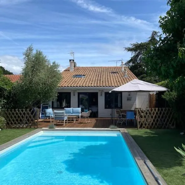 Villa avec piscine au bassin d'Arcachon, hotel in Gujan-Mestras