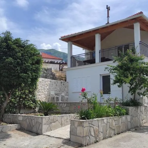 Bungevilia Apartment, хотел в Gruda
