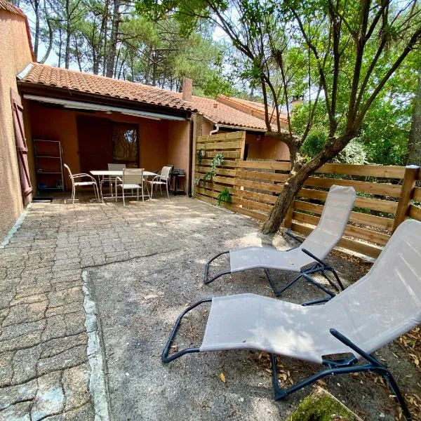 Maison au calme dans la pinède, hotel v destinaci Lacanau