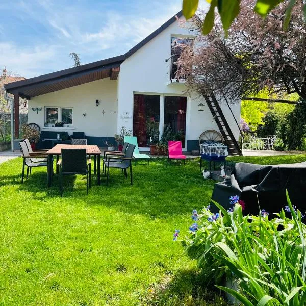 Maison « jardin la cigogne », hotel em Sainte-Croix-en-Plaine