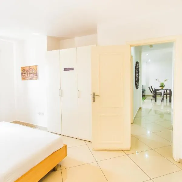 Accra Luxury Apartments at Clifton Place, khách sạn ở East Legon