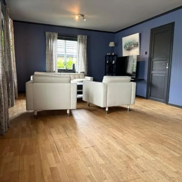 Villa Hagevegen 3 A, Porsgrunn, hotel en Porsgrunn