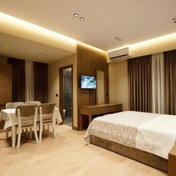 Sunny Hill Boutique Hotel, hotel a Gjirokastër