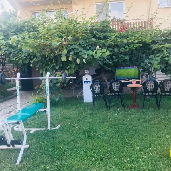 Apartman Struga in Quit place free parking,2 terases, hotel v destinácii Struga