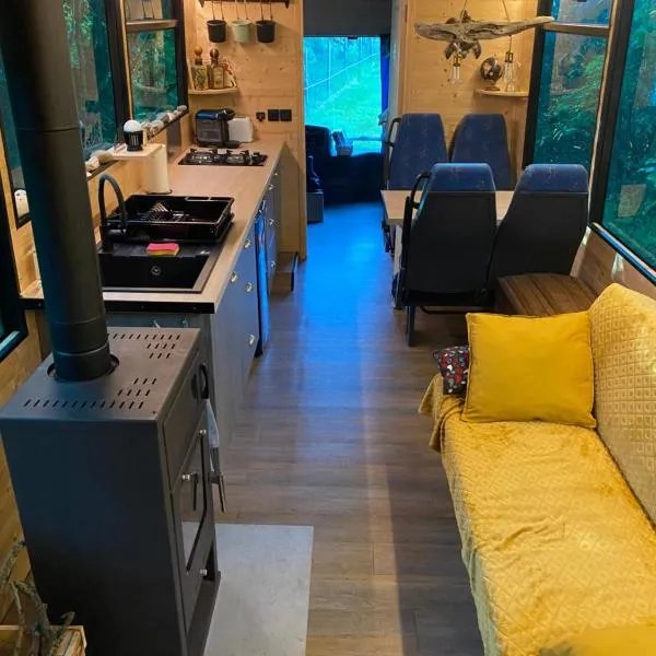 Woody Wood Bus, hotel v destinaci Vergeroux