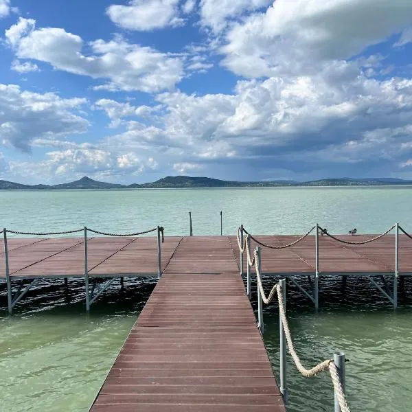 Fonyódi Fészek, hotel v destinaci Fonyód