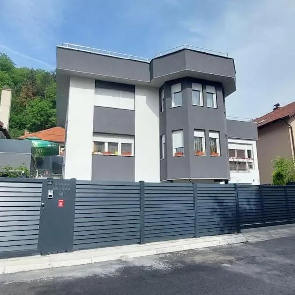 Villa Berta Tuzla - 302 Deluxe Apartment - Free Private Secured Parking, hotel in Tuzla